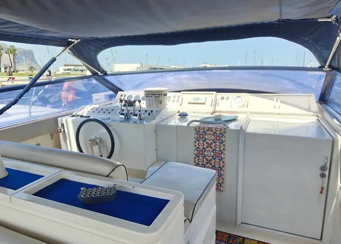Desirè charming house boat